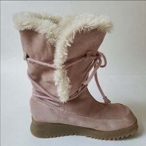 Light pink furry boots 